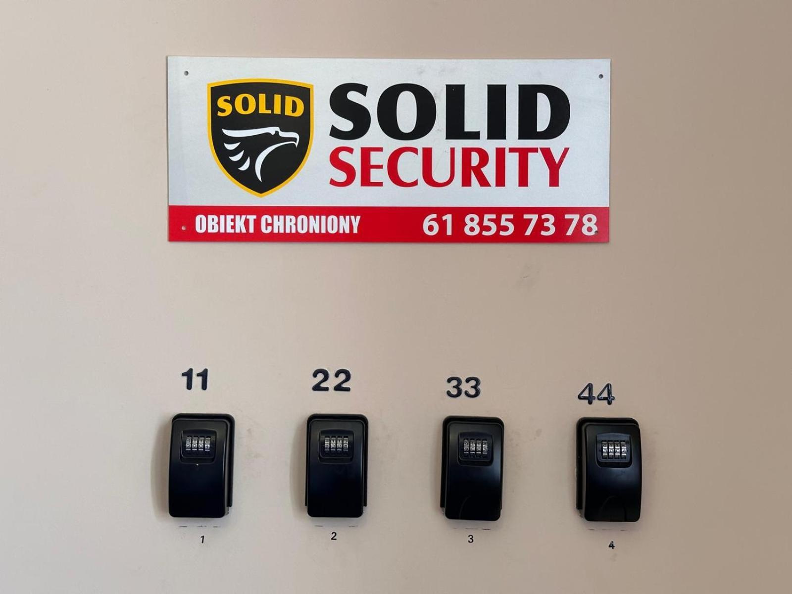 Plus Rooms - 24H Self Check-In Poznan Bagian luar foto